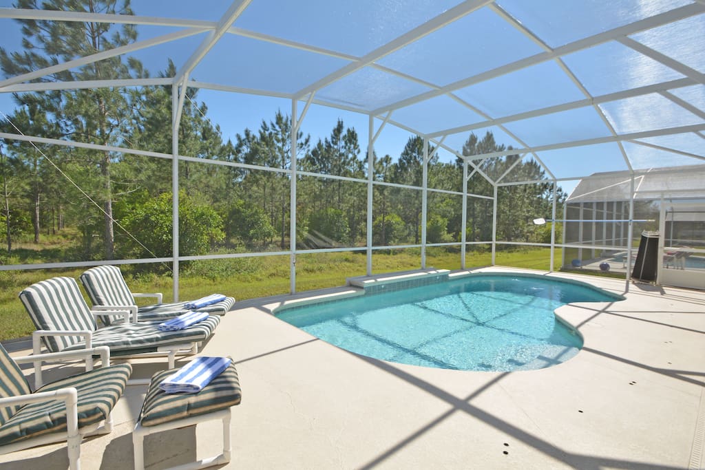Chair, Furniture, Jacuzzi, Tub, Pool