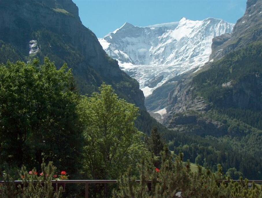 Ausblick auf die umliegenden Berge