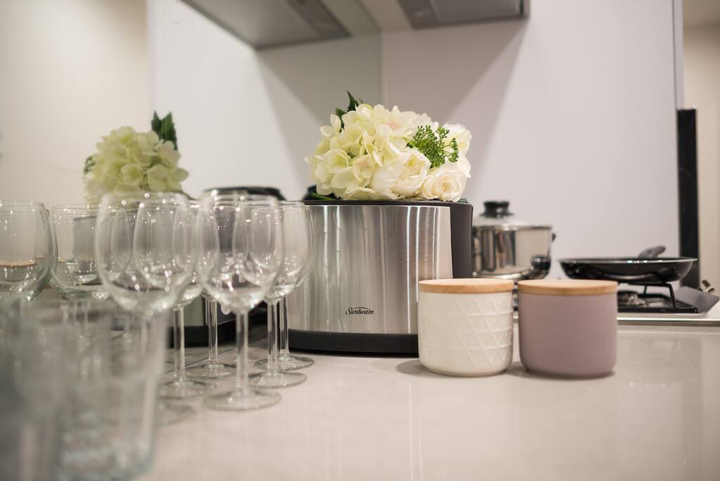 Kitchen amenities
