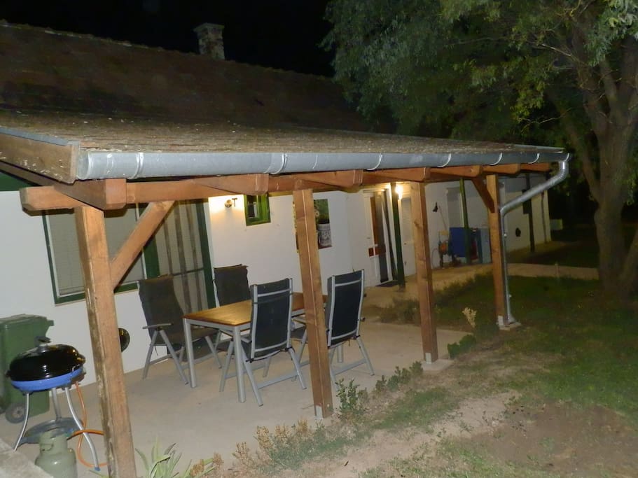 Heerlijk terras voor lange zomer avonden...