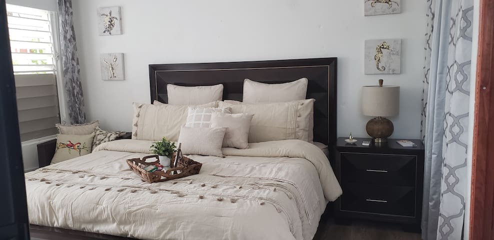 Ocean Park Mini-Studio with King Size Bed