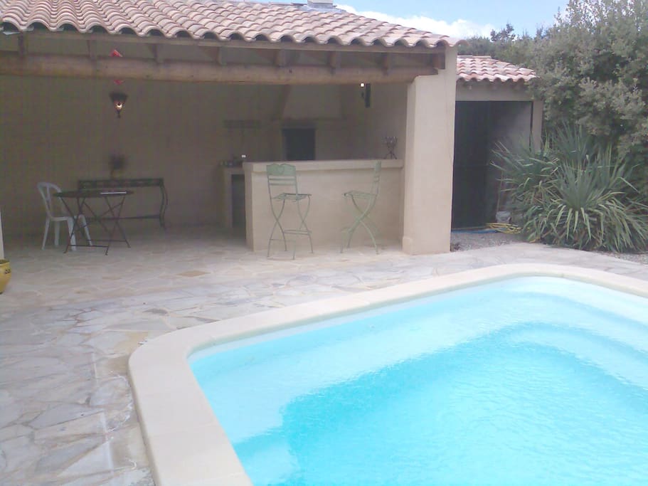 piscine et bar