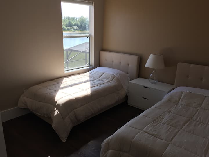 Dual Twin Bedroom 2