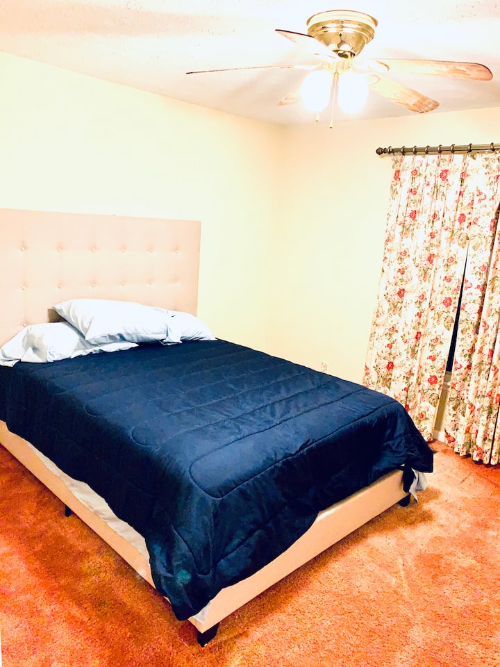 Chumba cha kulala kwenye ghorofa ya kwanza