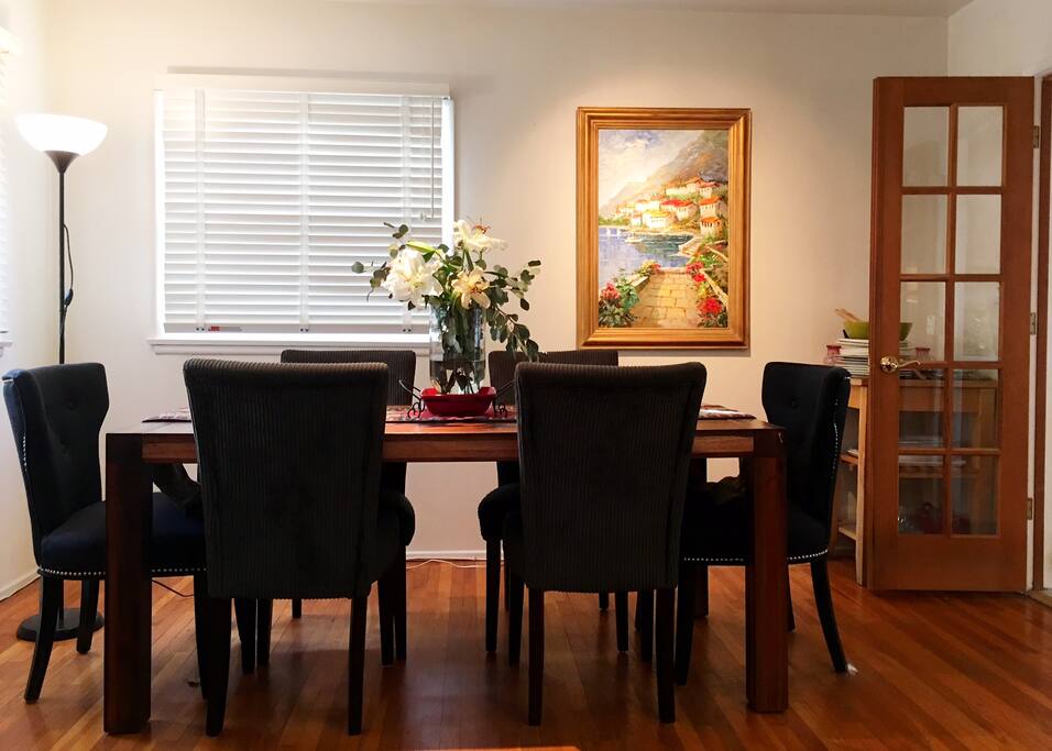 Elegant Dining for 6