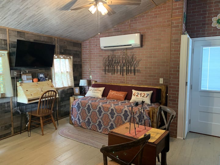 Horse Cave Vacation Rentals & Homes Kentucky, United States Airbnb
