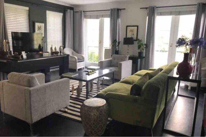 Entire house , private security estate gallery image 4