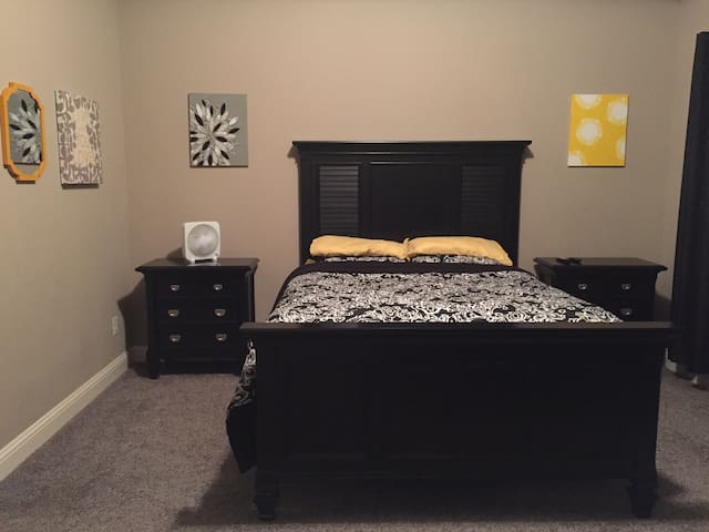 4 BR Home with pool & view in great neighborhood