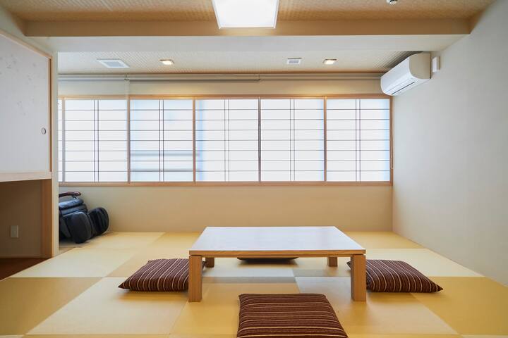 90sqm. Tatami, traditional Japanese style room gallery image 3