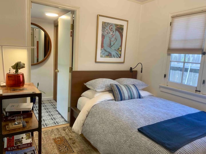 Entrada al dormitorio separado y aislado.