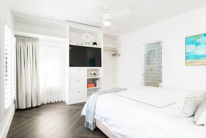 The Elizabeth Residence gallery image 3