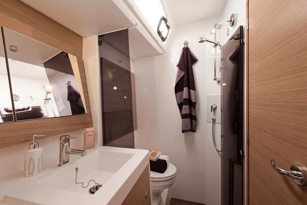 Freshen up in the modern bathroom