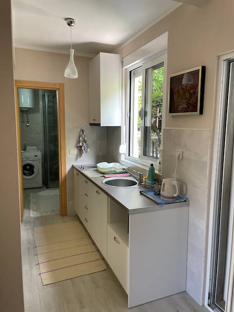 Top Airbnb: Cozy new apartment with parking in Lazi