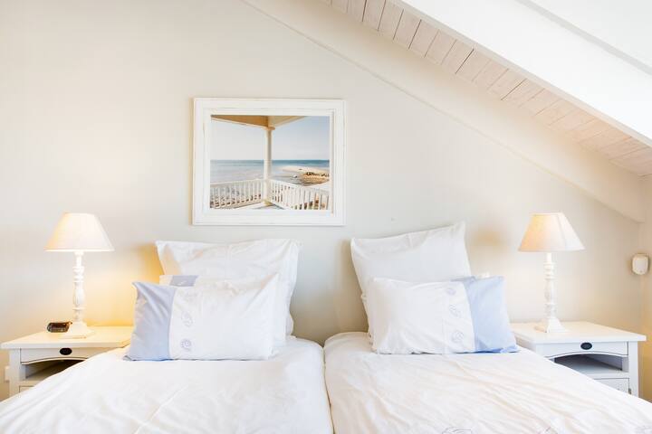 Harbour View Cottage with Enclosed Porch, Kalk Bay gallery image 5