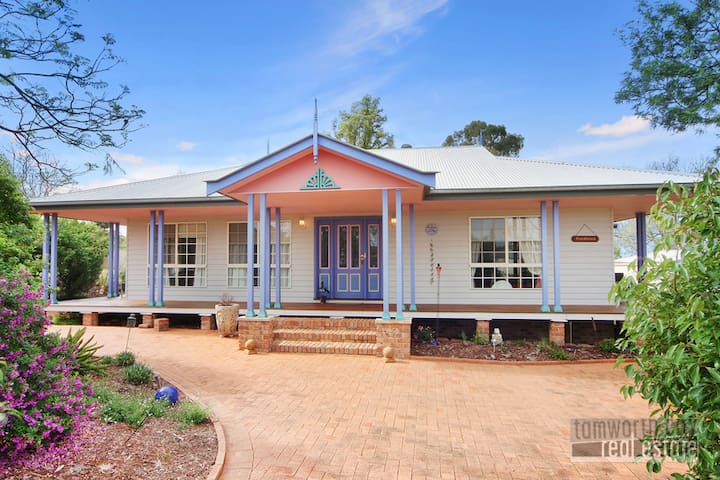 Airbnb Tamworth Vacation Rentals Places To Stay New South