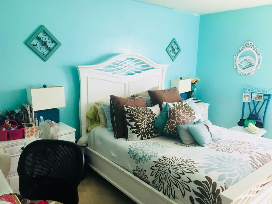 Bed room