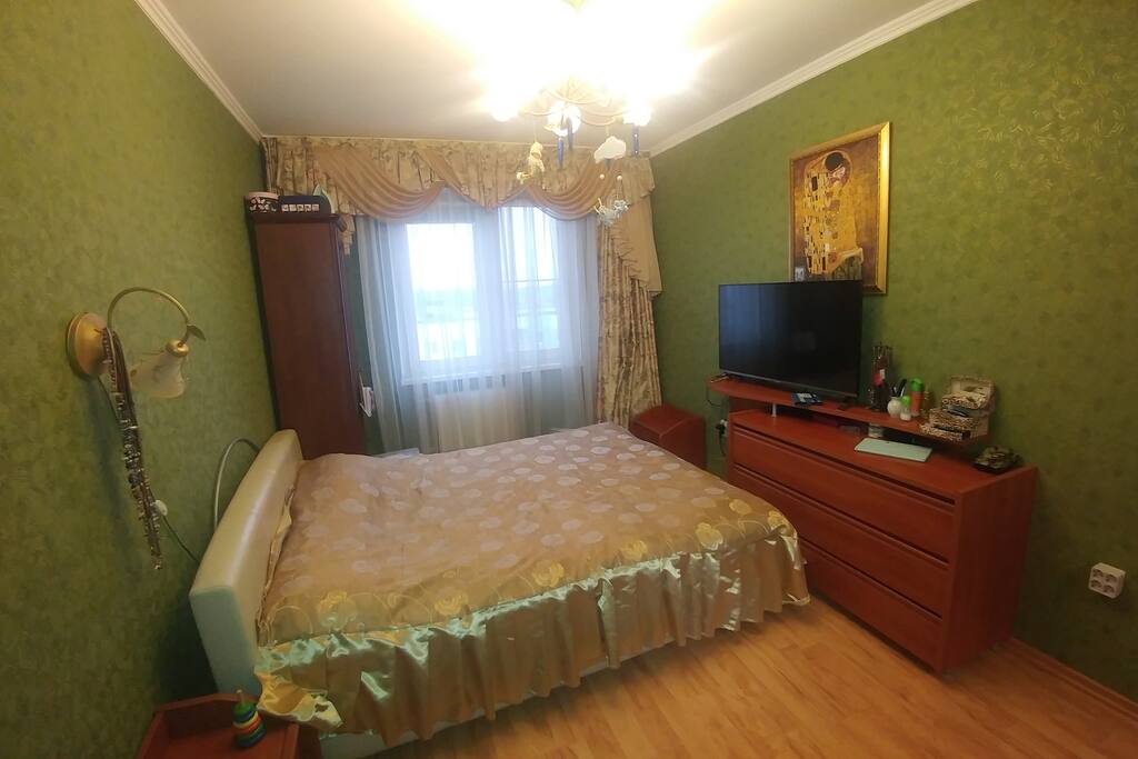 2nd bedroom