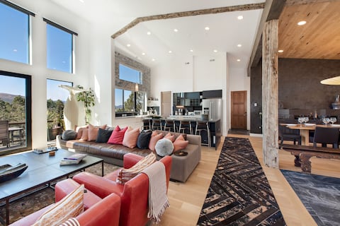 Exquisite Modern Home W/ Pond, Hot Tub, Near Aspen