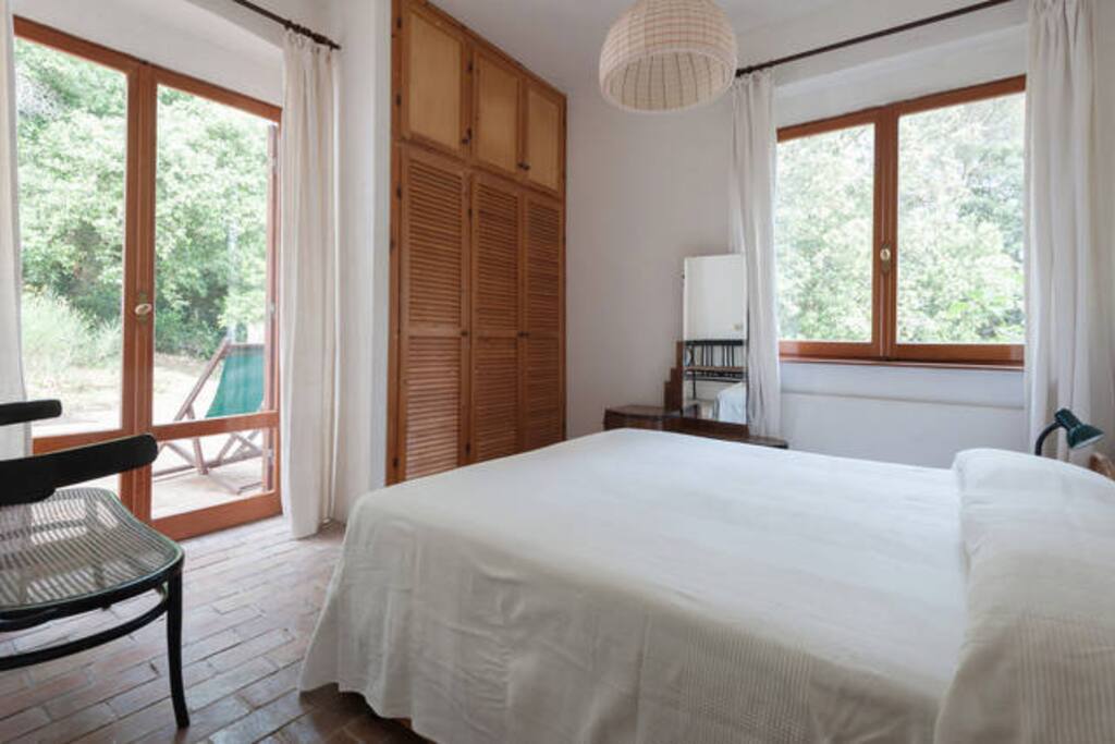 Room 3 (Red Room)