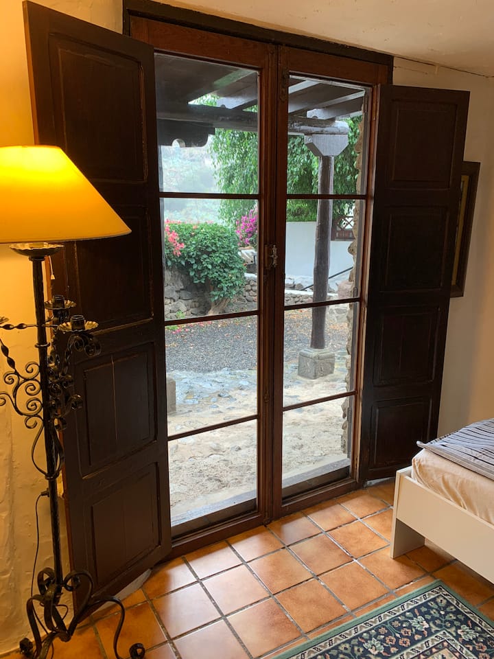 ห้องนอน 2 มองเห็นสวน