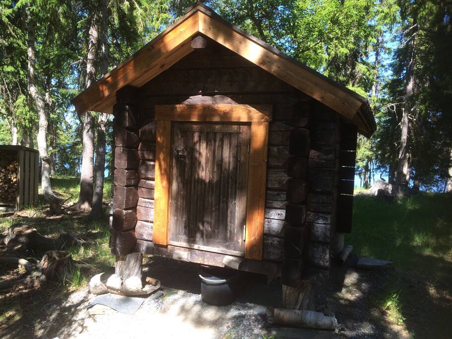 Visthusbod, där du kan förvara din mat i kylväska.