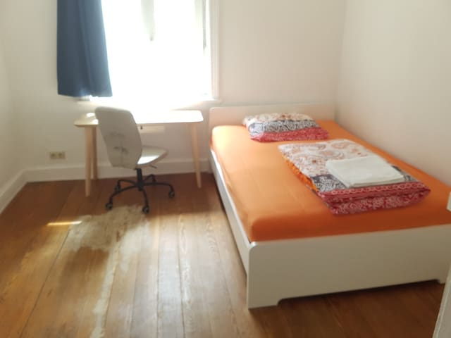 700m to Central Station - Private Room 11m²