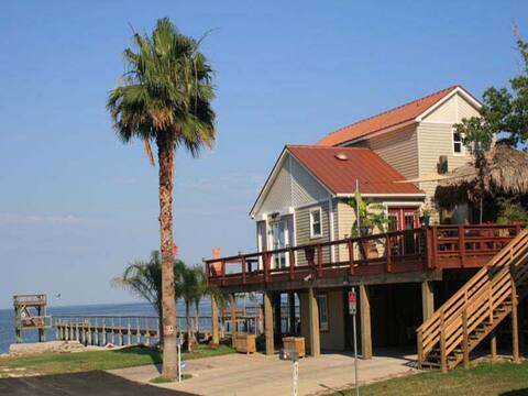 Kemah Seaside Retreat. Last minute deal!7134259109