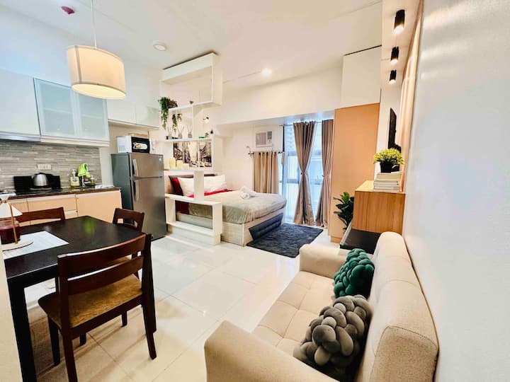 Japandi Staycation In Bgc - Taguig