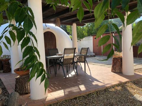 House of Ares. A garden a step away from the blue...