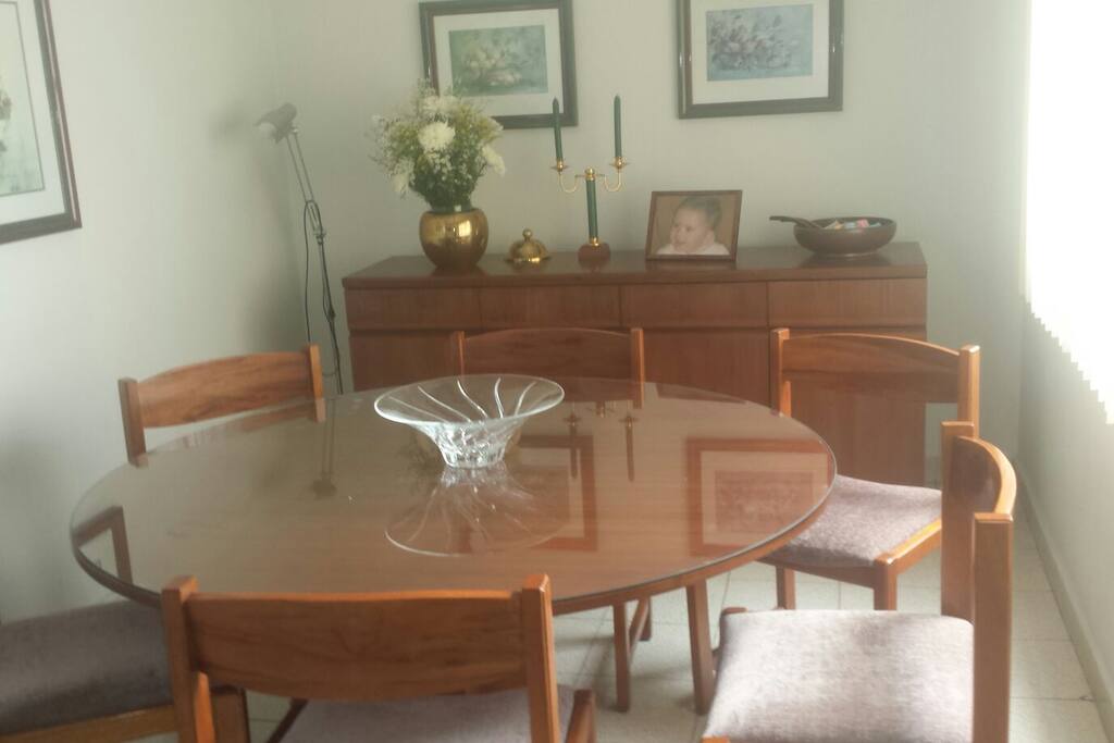 Comedor de 6 puestos.