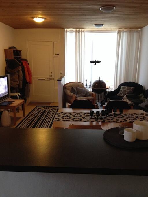 living /dining facing front door