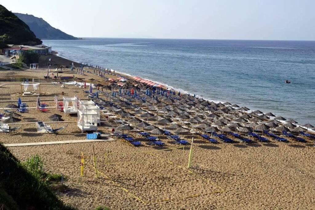 The beautifull Santa Barbara sandy beach!!!