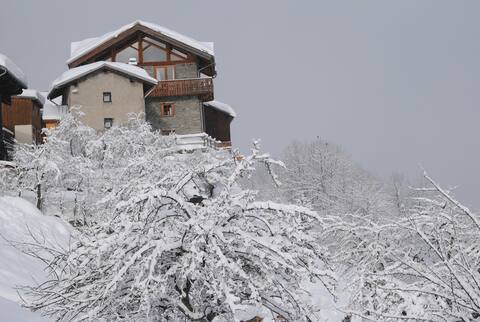 12 bed chalet, unspoilt village:Les Arcs/Paradiski