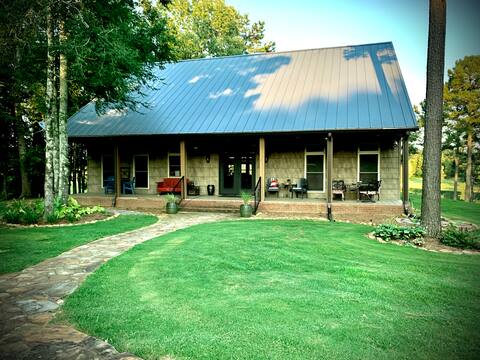 The Lakehouse at Colline Rouge (Red Hill)