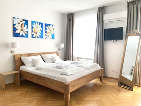 Nr 5 apartment in the Biedermeierhaus