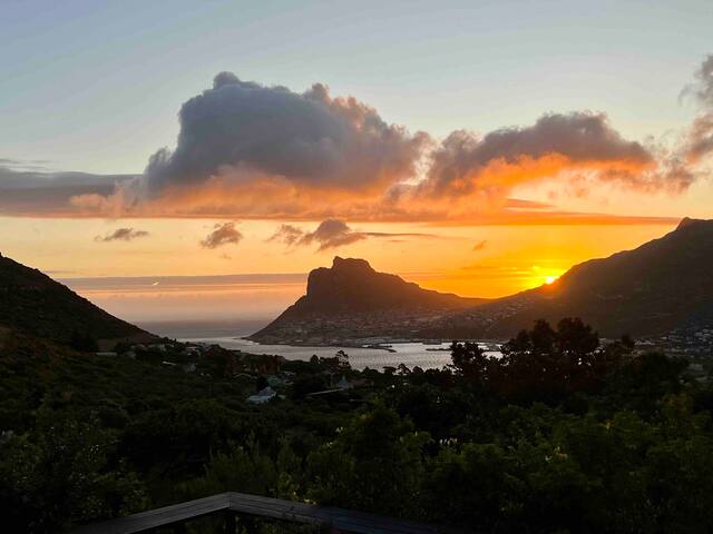 Sea View | Sunset | Secure Designer Country House gallery image 2