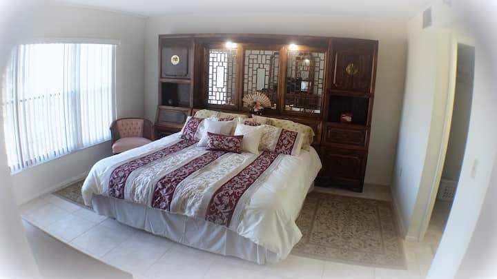 Hlavná spálňa s manželskou posteľou King