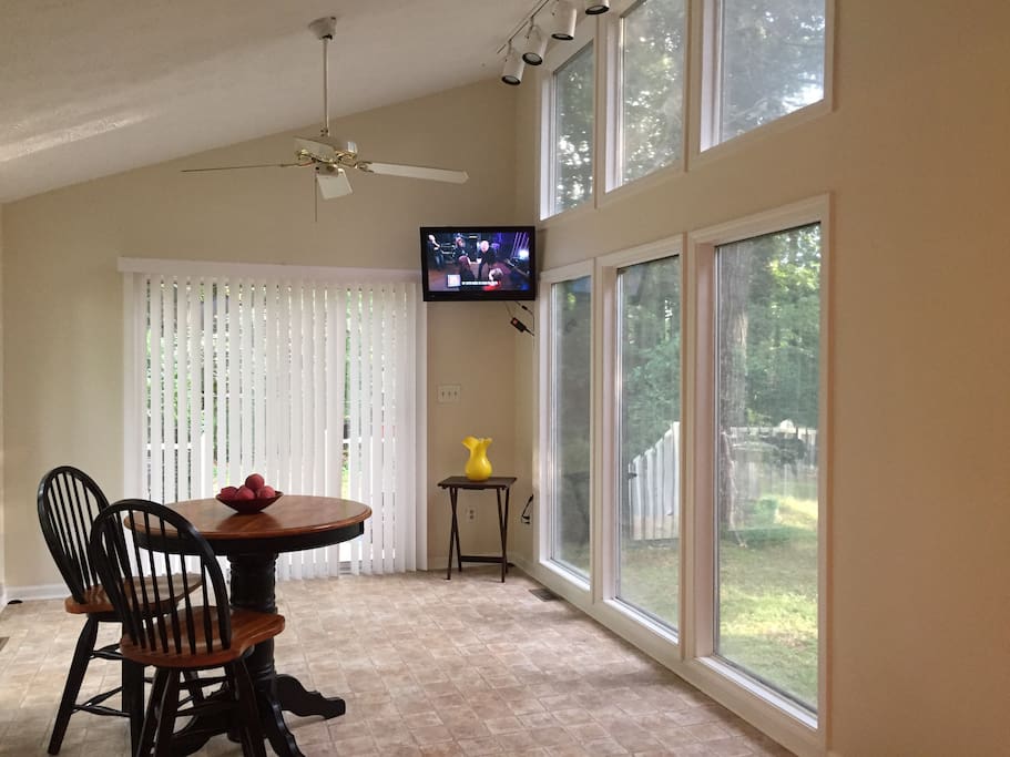 Dining area sunroom w/ TV cable access and nice private backyard view
