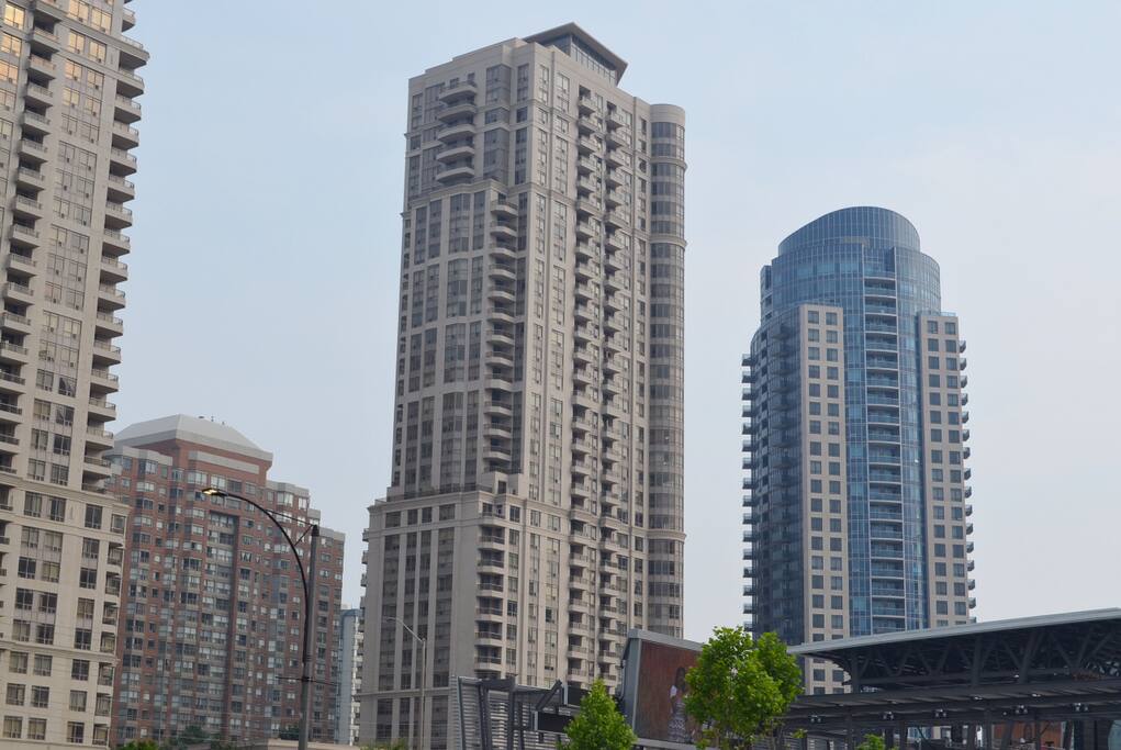 Bombay Suites Mississauga - Grand Ovation
