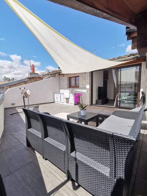 Rare on Tallard apartment with large terrace