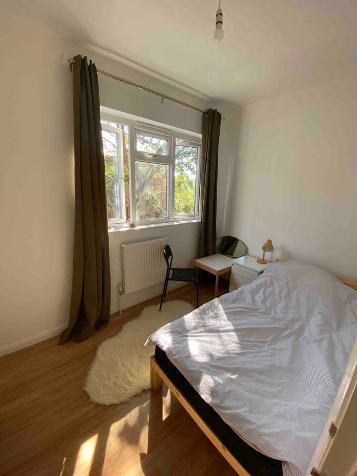 Walthamstow Holiday Rentals & Homes Walthamstow, London, United