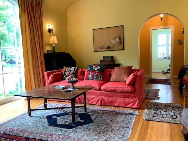 Best of Palo Alto – Charming Home Awaits You! gallery image 3