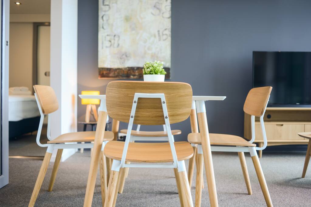 Dining - accommodates 4