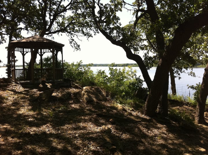 Lakehouse on Amon Carter Lake Bowie TX Houses for Rent in Bowie