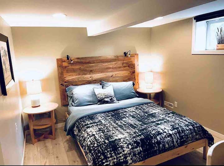 Quick access to Banff highway, dwntown & amenities
