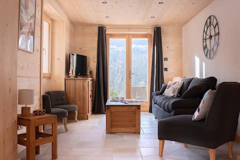 Popular Airbnb listing: "La Ferme de Beaulieu" 70 m2, mountain view in Saint Gervais Les Bains