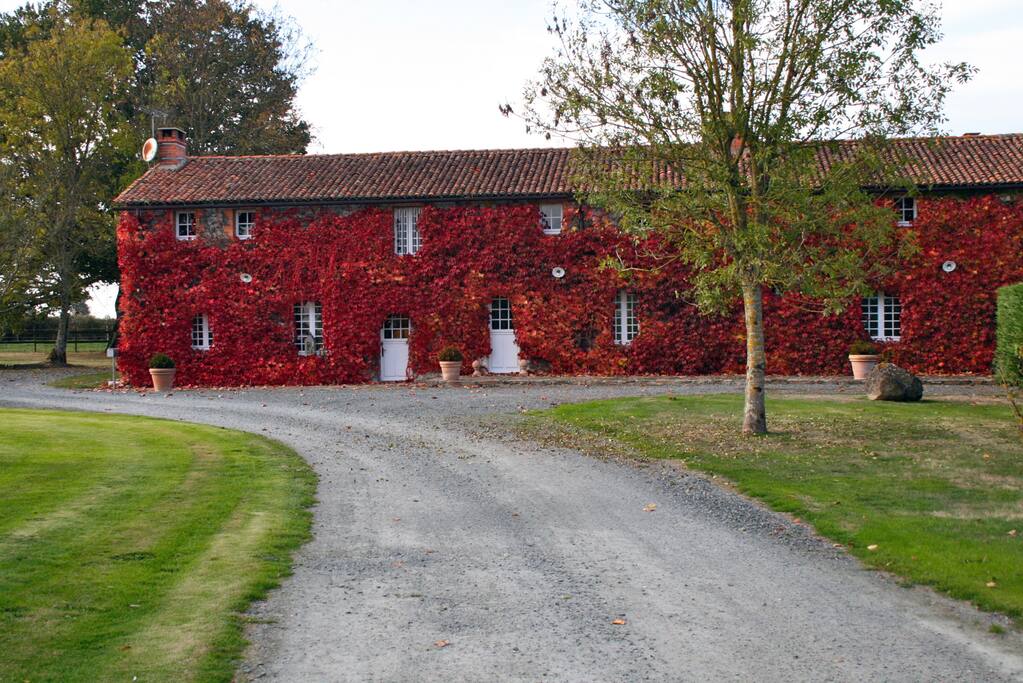 longère la façade en automne