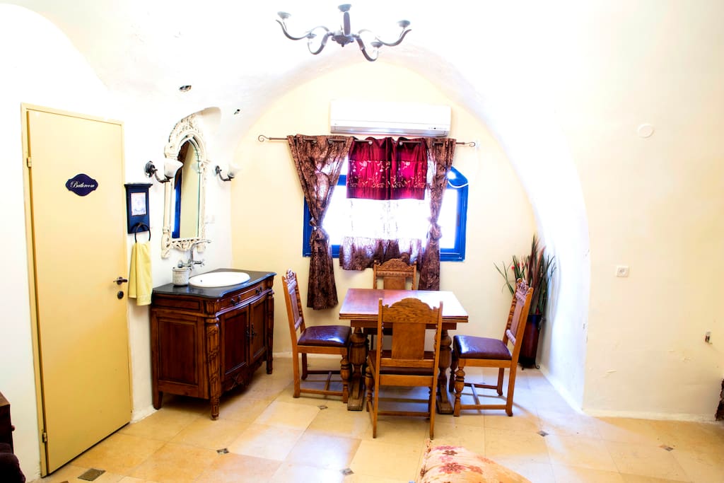 diningroom with table and chairs