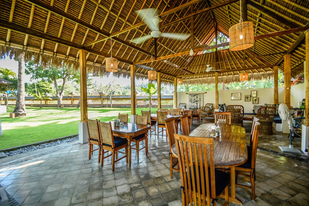 Batik Cafe serving Balinese and International Dishes.