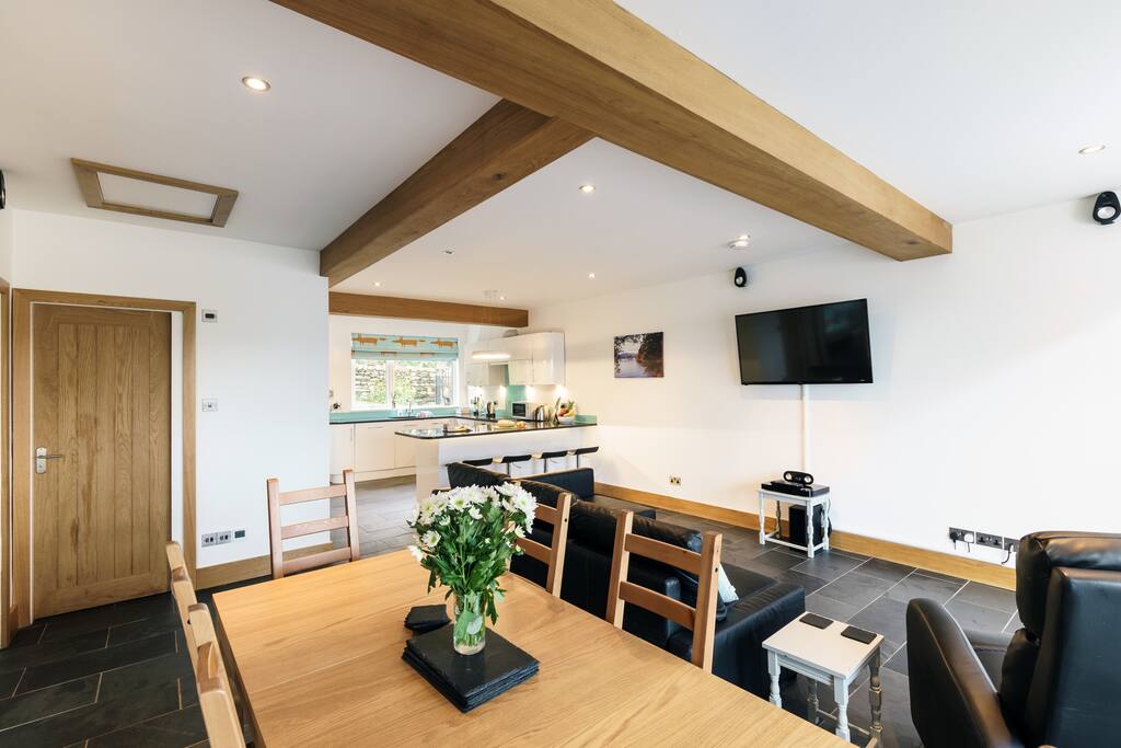Featuring a 6 seater table, so invite your friends over.